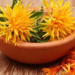 Cosmetics with safflower oil